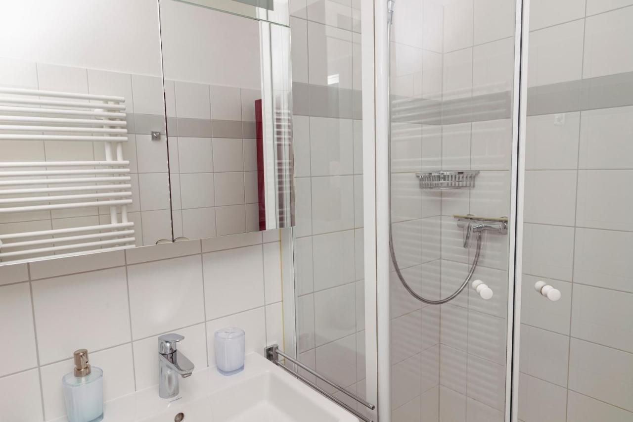 Beautiful 2-Bedroom Apartment Near Schoenbrunn Viena Exterior foto