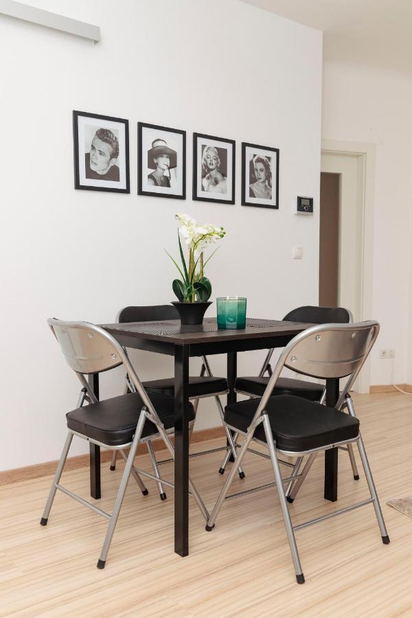Beautiful 2-Bedroom Apartment Near Schoenbrunn Viena Exterior foto